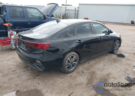 2022 Kia Forte Lxs z USA, uszkodzony, nr VIN 3KPF24AD8NE424781